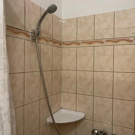 Отель Aranykorona Мишкольц