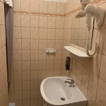 Aranykorona Hotel *