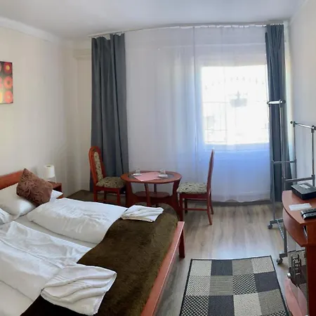 Hotel Aranykorona *