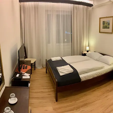 Aranykorona Otel