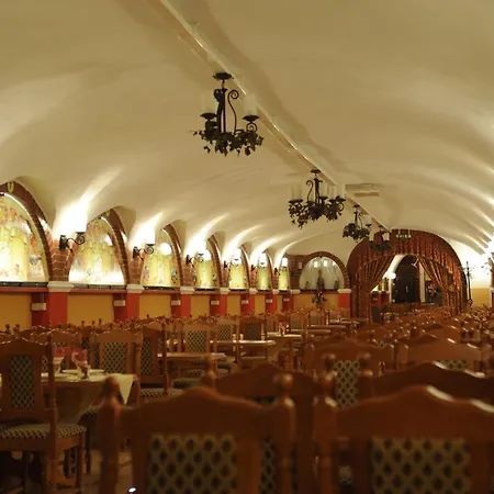 Aranykorona Мишкольц